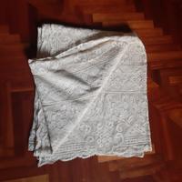 Copriletto all'uncinetto lavorazione filet modano