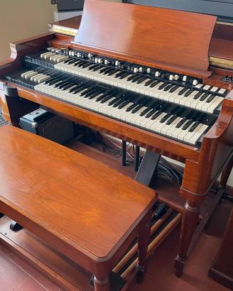 Hammond B3 / Bi-Leslie / Reverbero/ String Bass