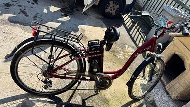Bici con pedalata assistita batteria bebikes