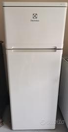 Frigorifero Electrolux RJ12300A0W2