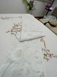 coperta ricamata all’intaglio