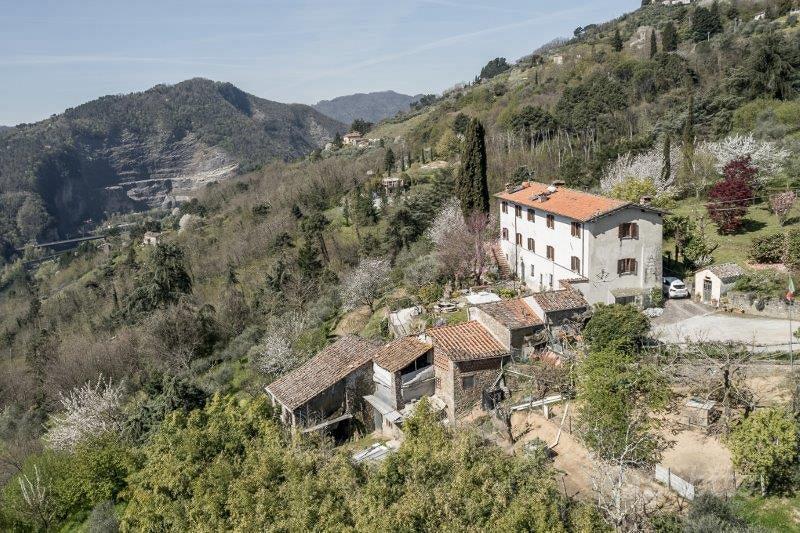 Casale villa con terreno e strada privata
