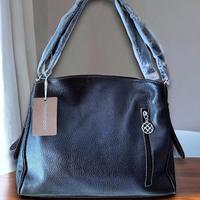Borsa nuovissima in vera pelle nera