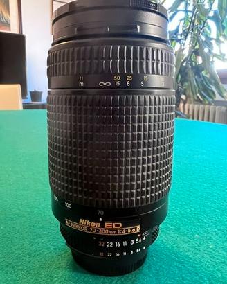 NIKON ZOOM 70 - 300 mm f:4-5.6 D