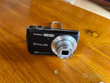 Casio EXILIM 12.1 MP