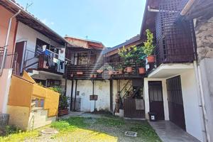 CASA SEMINDIPENDENTE A FIORANO CANAVESE