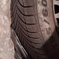 4 Gomme invernali comprese di cerchi in ferro, pe