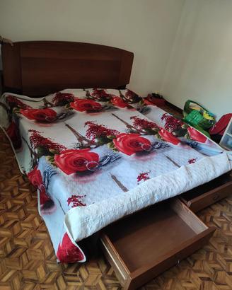 Letto matrimoniale in noce 