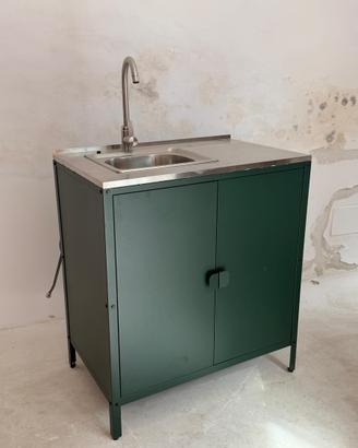 Cucina da esterno mai usata.