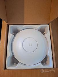 Ubiquiti UAP-AC-PRO Access Point WLAN 1300 Mbs PoE