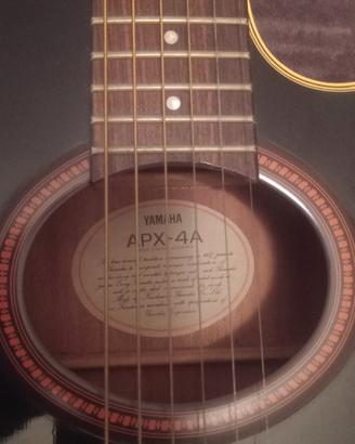 chitarra elettro acustica Yamaha
