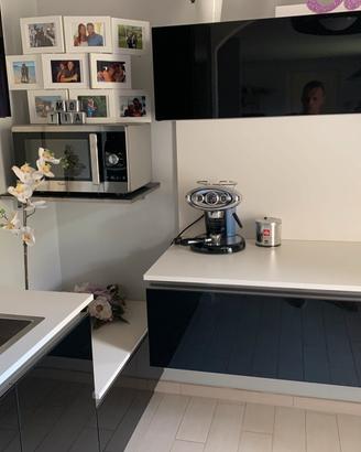 cucina design nero lucida