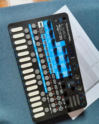 sonicware Liven Xfm synth