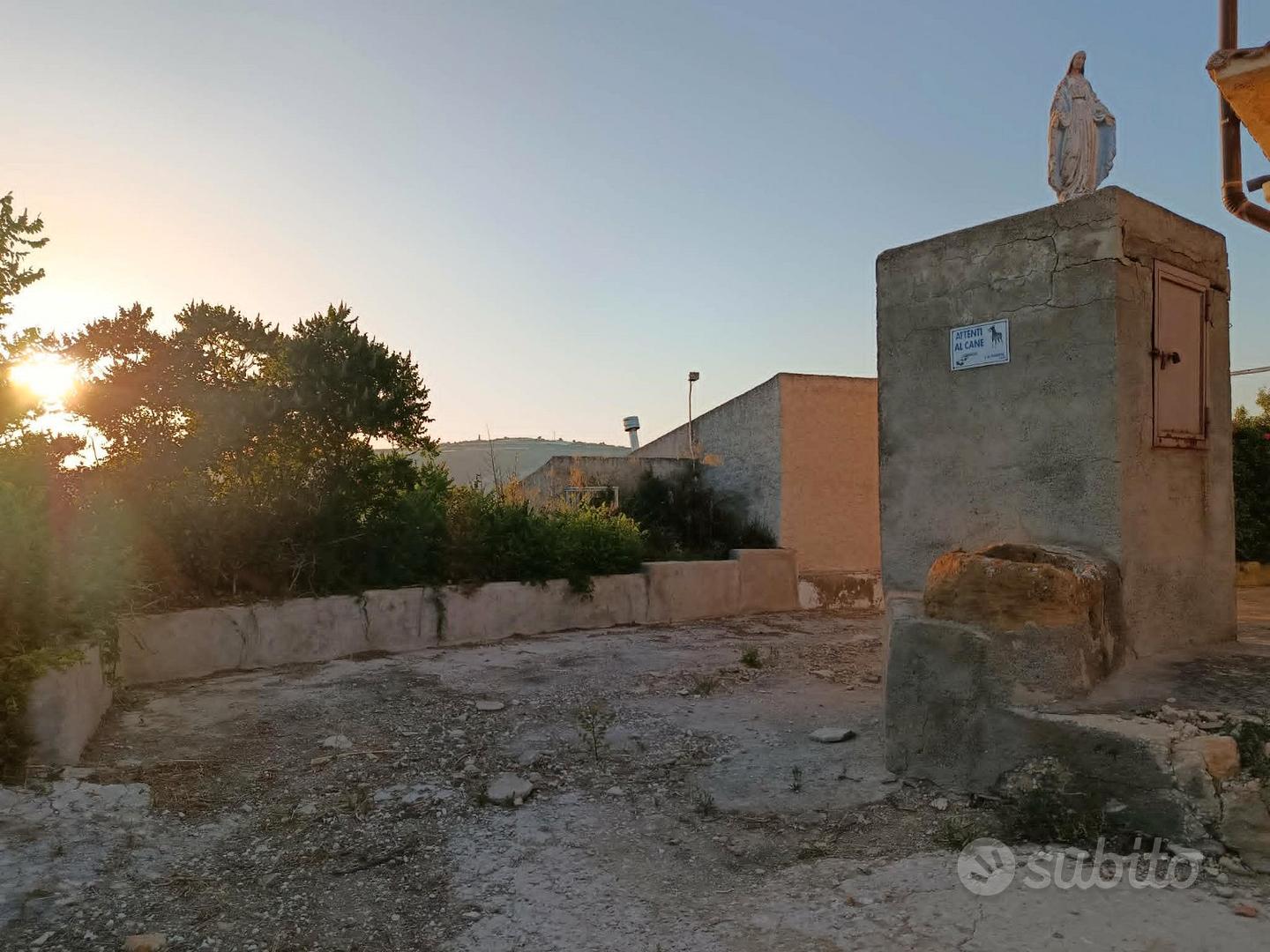 Terreno con casa a Naro - Vista 3