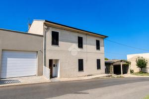 CASA SEMINDIPENDENTE A SANT'ELPIDIO A MARE