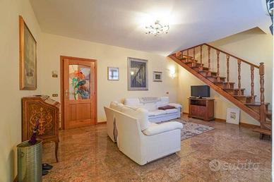 Appartamento di 120 m² con 4 locali a Bergamo