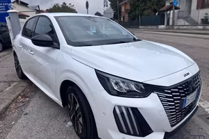 Peugeot 208 Allure PureTech 100 S/S