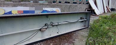 insegna luminosa a cassone piatta a parete 