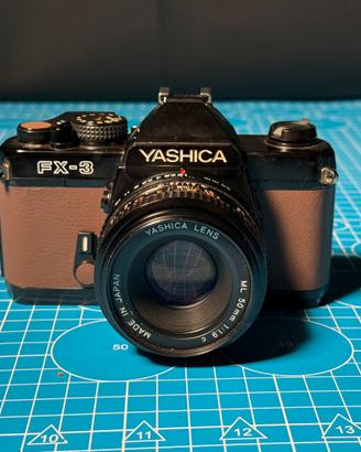 Fotocamera analogica Yashica FX-3