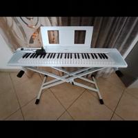Tastiera Yamaha 61 tasti e piedistallo 