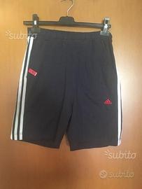 Pantaloncini adidas taglia xs nuovi