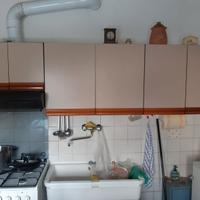 mobili cucina con tavolo senza elettrodomestici