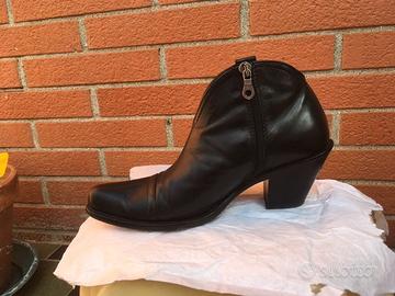 Stivaletti neri alla caviglia tg 36