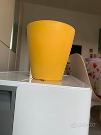 Coprivaso diametro 13, altezza 13 cm.