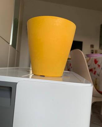 Coprivaso diametro 13, altezza 13 cm.