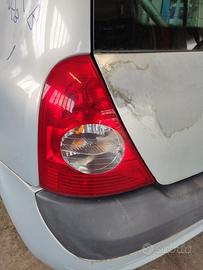 Fanale posteriore sinistro RENAULT CLIO del 2004