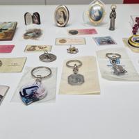 Rosario, santini  ed oggetti di S. Rita da Cascia 