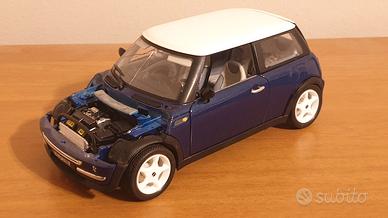 Modellino MINI COOPER Bburago Burago scala 1/18