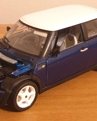 Modellino MINI COOPER Bburago Burago scala 1/18