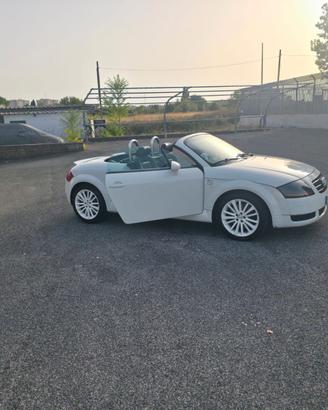 Audi TT Roadster Gpl ,Friz ,Dist ,Cint l,nuove, 