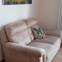 divanetto due posti comodissimo