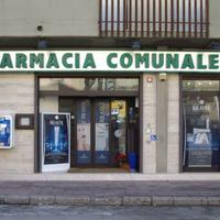 Insegna, cassettiera e distributore per farmacia 