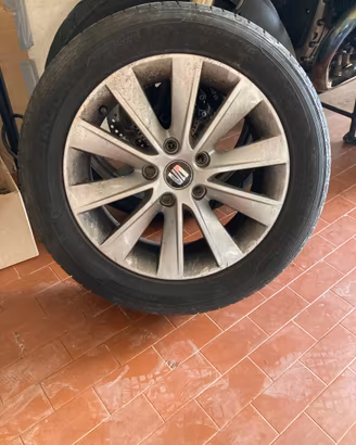 Cerchi e gomme seat Leon 205/55-16 91V
