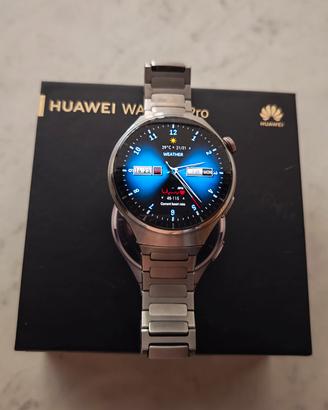 HUAWEI Watch 4 Pro. Cassa in titanio aerospaziale