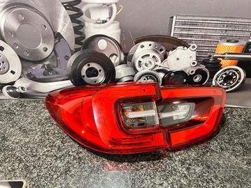 Fanale stop Sx Renault KADJAR interno ed esterno