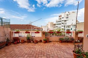 Trilocale ultimo piano con ampia terrazza di 40 mq