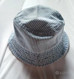 Cappellino pescatore di jeans