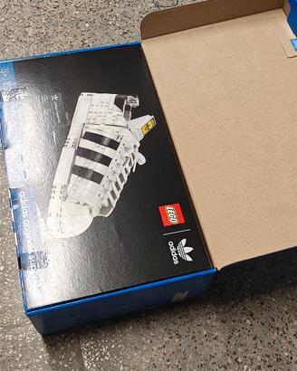 LEGO 10282 Adidas Originals Superstar. 