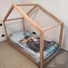 Letto montessoriano a casetta
