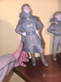 statue ceramica grigio