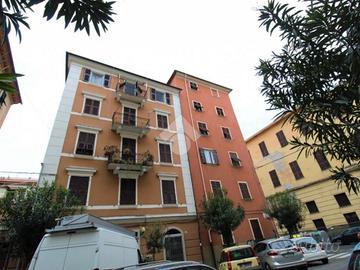 Privato vende trilocale centro storico La Spezia