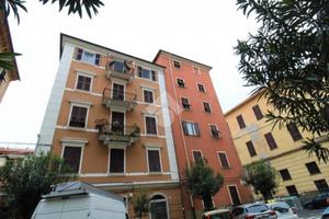 Privato vende trilocale centro storico La Spezia