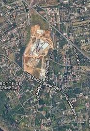 Magazzino con terreno