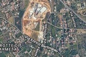 Magazzino con terreno