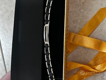 Bracciale con pietre nere