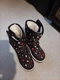 Stivaletti neve e Rollerblade con caschetto